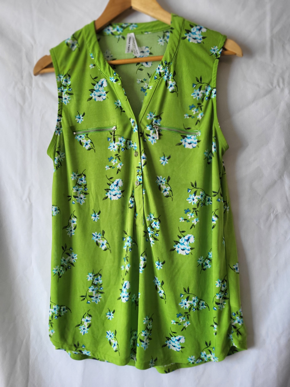 Sleeveless Green Floral V-Neck Women's Top